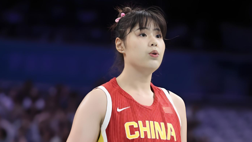 李月汝妹妹亚洲杯首秀0分1板！那姐姐当年什么数据？两人天赋差距多大