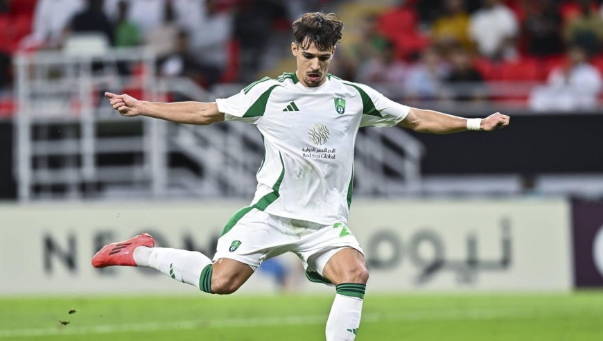 随着吉达国民1-0，沙特联榜首易主，C罗主队丢榜首，争冠白热化