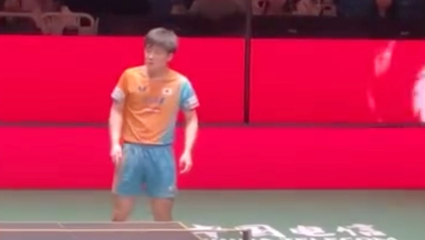 全场高喊“邱党拆摩托”！张本智和38天2负29岁华裔 这次没回应嘘声