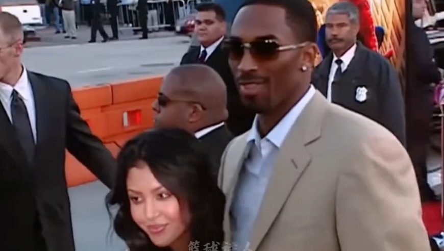 科比究竟有多爱瓦妮莎？从这些细节里就能看出他对妻子的爱意