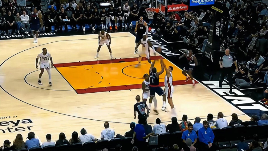 离谱到夸张！热火五分钟时间轰出30-2超极限攻击波打爆快船全过程