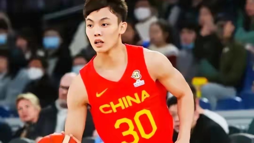 中国男篮最新名单:徐杰+赵继伟回归，周琦缺席，世预赛命悬一线！