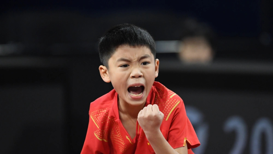 豪夺两连冠！国乒9岁天才新星崛起：发球+反手进攻神似樊振东