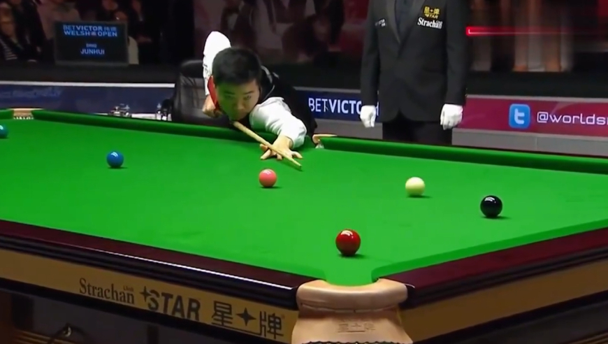 体坛记忆｜ 一身红的辉哥有多牛，神秘美女助阵的他，打147如同闲庭信步