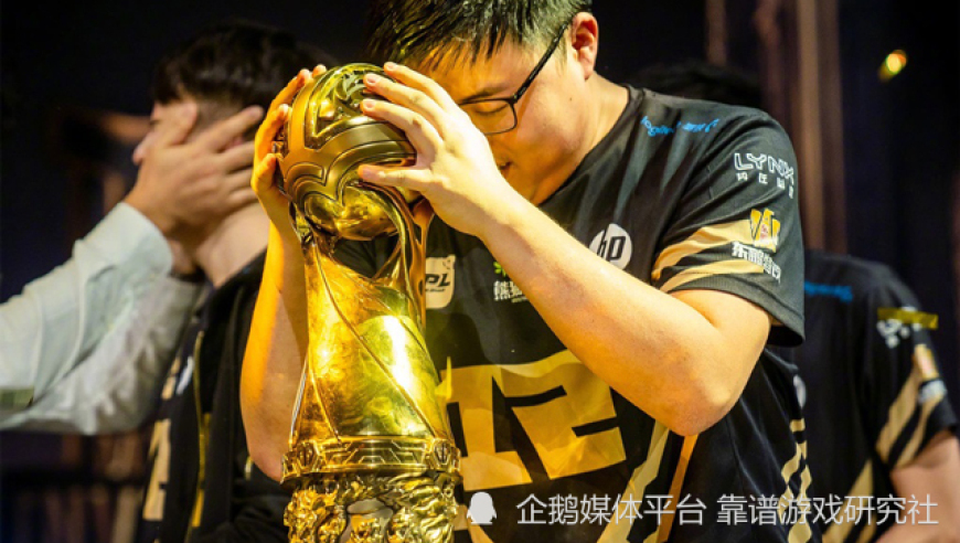 LOL：前LPL解说公开发文跳锤Uzi，疑似和德州假赛有关，RNG老板自曝