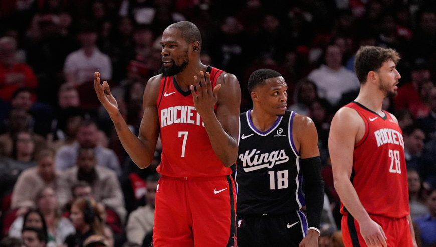 火三疯打疯了！火箭第三节八分钟轰出30-8极限攻击波完爆国王