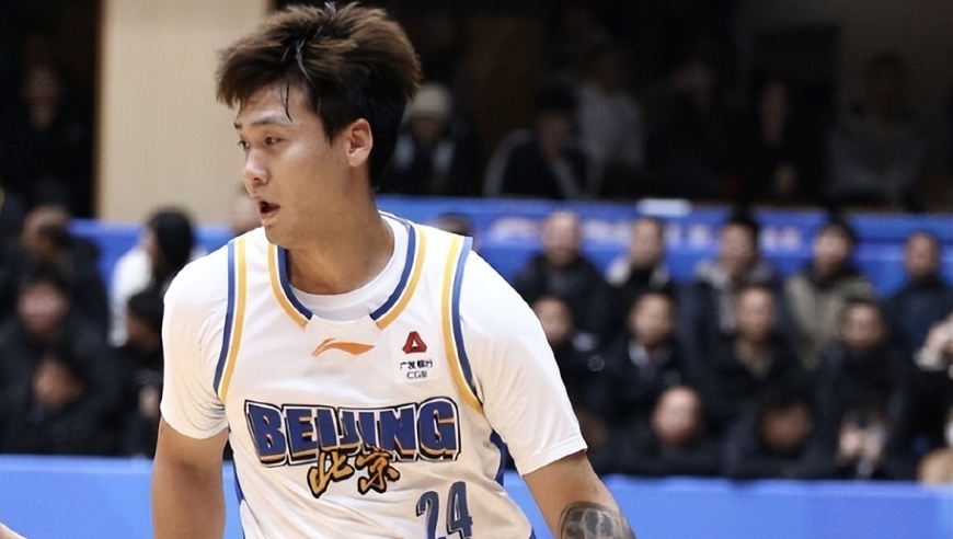 6连胜追平广东！周琦伤停北京仍逆转新疆 赵睿23+6+5献关键篮板