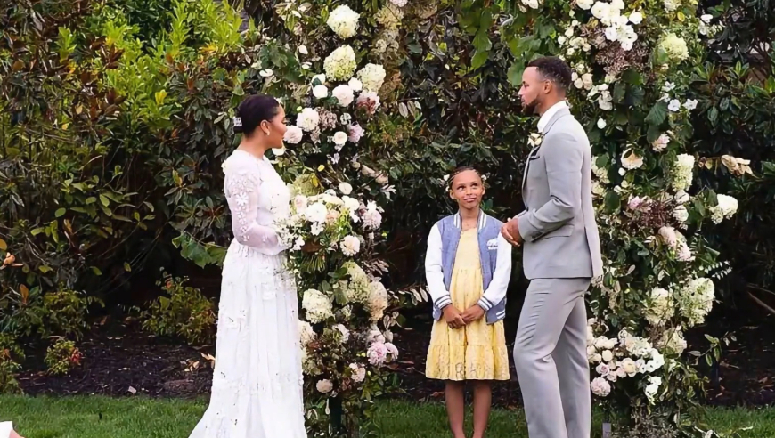 安德玛解约了、婚约也亮起了红灯、阿耶莎说：他为库里&ldquo;失去了自己&rdquo;｜三分之神