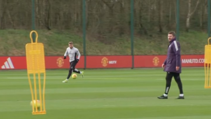 卡里克已分析热刺每场比赛，认为此战挑战最大！誓破曼联不胜魔咒