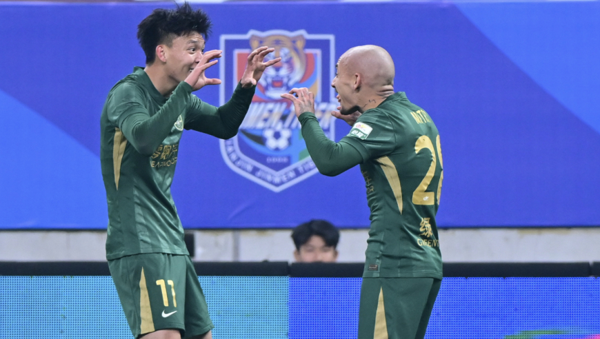 冷脸拒绝采访！王钰栋获董路力挺：你骂他他凭啥不能瞪你 将心比心