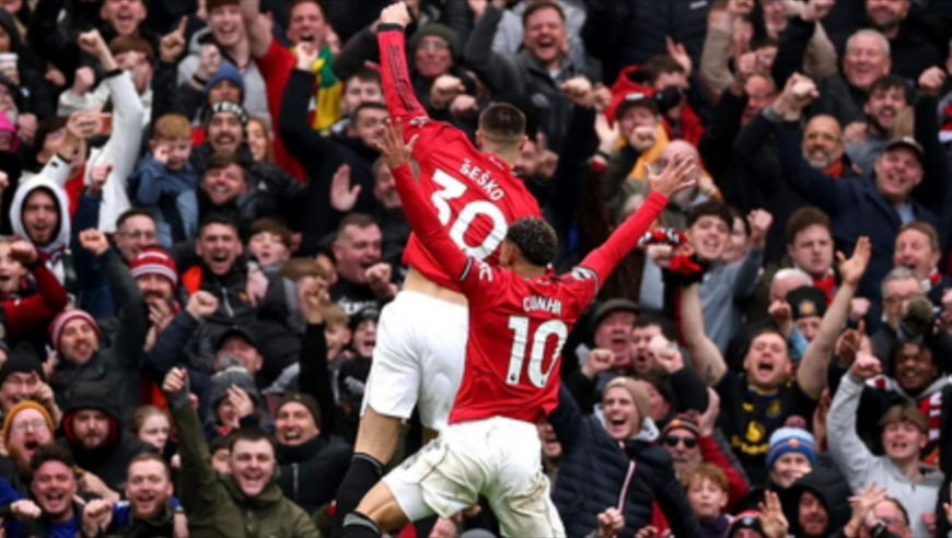 半场零威胁到三球大胜，曼联破解大巴只靠一招？| 战术板