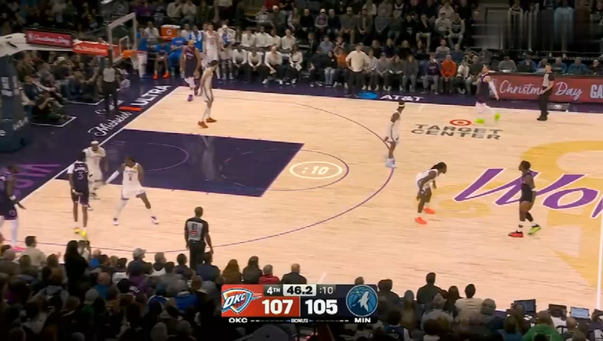 太燃！爱德华兹最后1秒巨星三分+逆天抢断杀死雷霆，森林狼疯狂庆祝