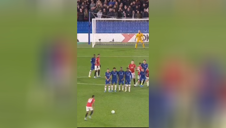 你知道球场上的神仙球有多离谱吗？盘点震惊足坛的八个神仙球