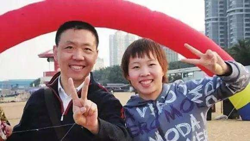 原来他就是朱雨玲爸爸，不依靠父母光环，身患癌症却终成人生赢家