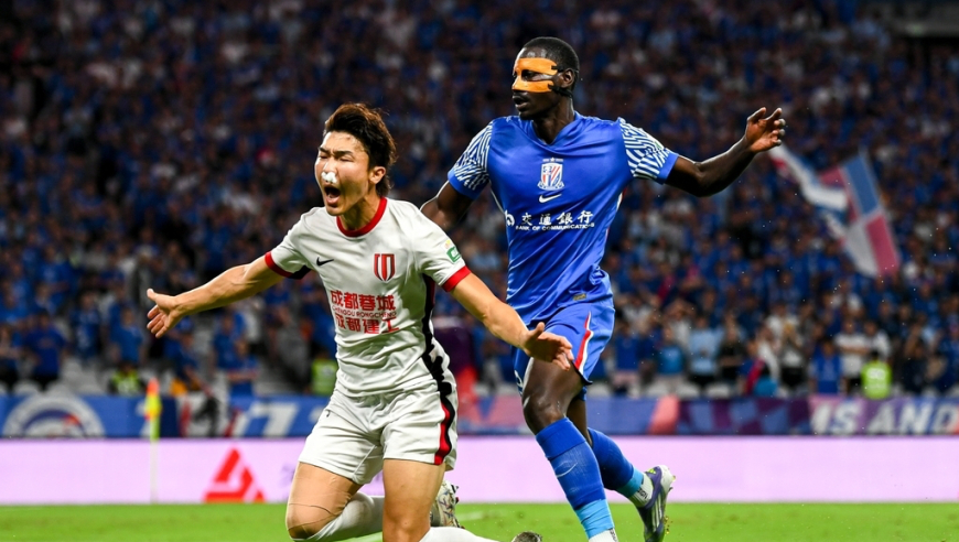 中超：蓉城1-1申花！仍领跑+积分被海港追平 周定洋读秒绝平