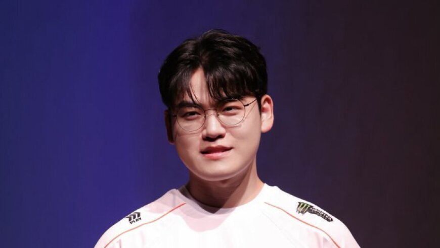 Gumayusi：至臻皮肤女枪普通芸阿娜；离开T1不是因为黑粉