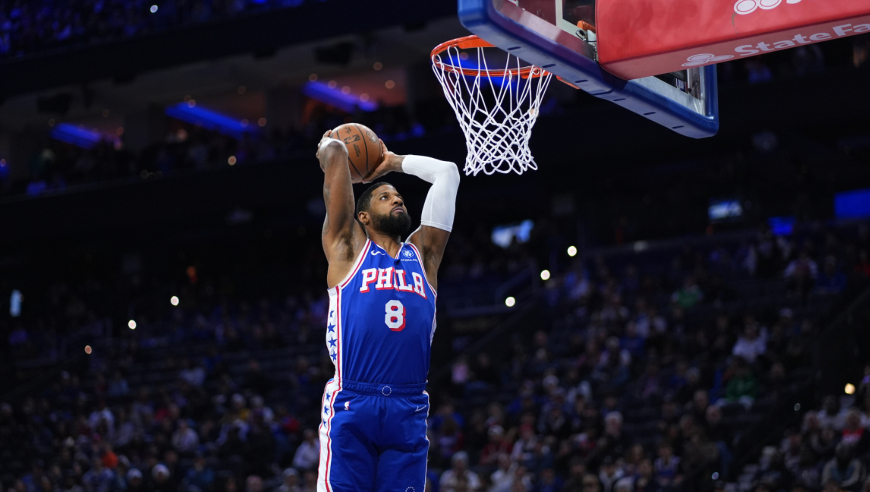 火箭76人加时生死时刻：乔治马克西关键发挥火箭连续低级失误输球