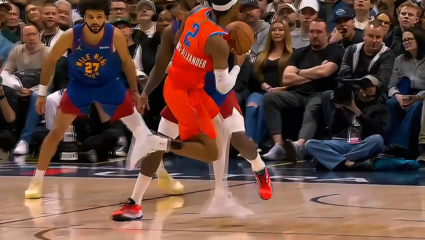 夸张！雷霆两分钟时间轰4记三分+亚历山大神级2+1轰15-2碾压掘金