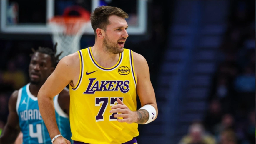 东契奇创60年首人纪录，独行侠因此更乱了，场均37+9+9太无解