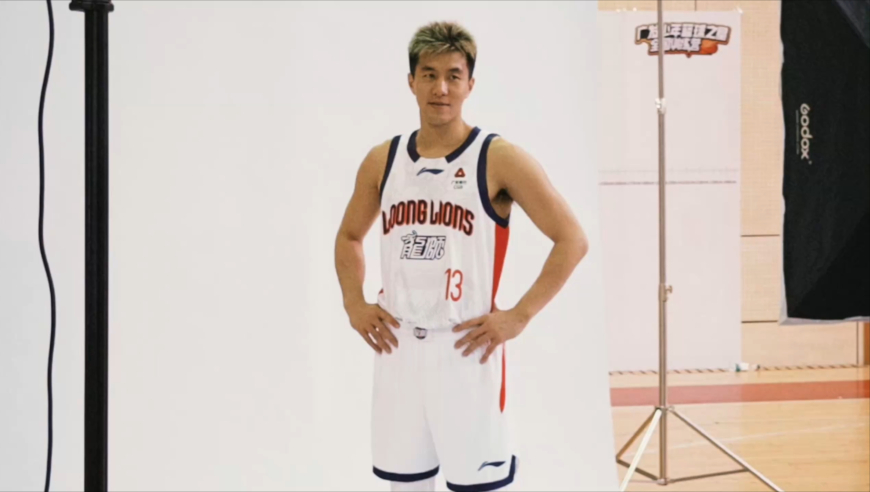 篮不住嘴 | 郭艾伦首战吃技犯至死是少年 32岁的他更配进国家队