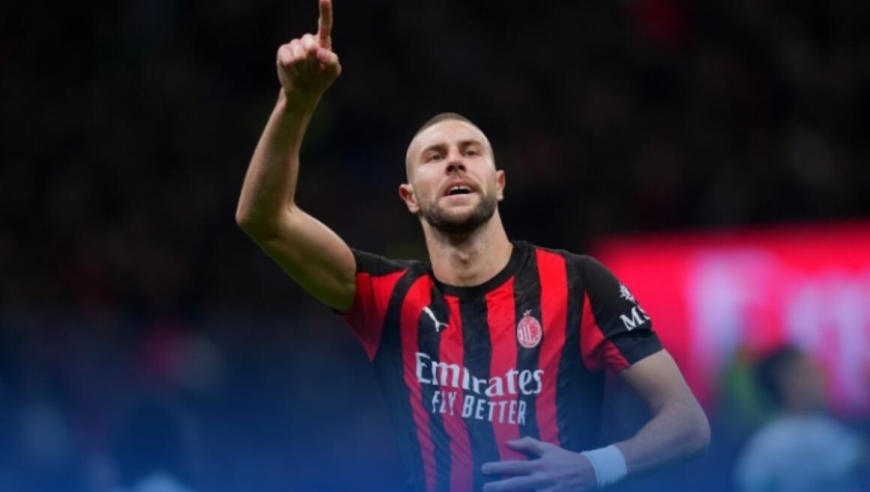 意甲-AC米兰1-0罗马升至第3，莱奥助攻，帕夫洛维奇制胜，迪巴拉失点