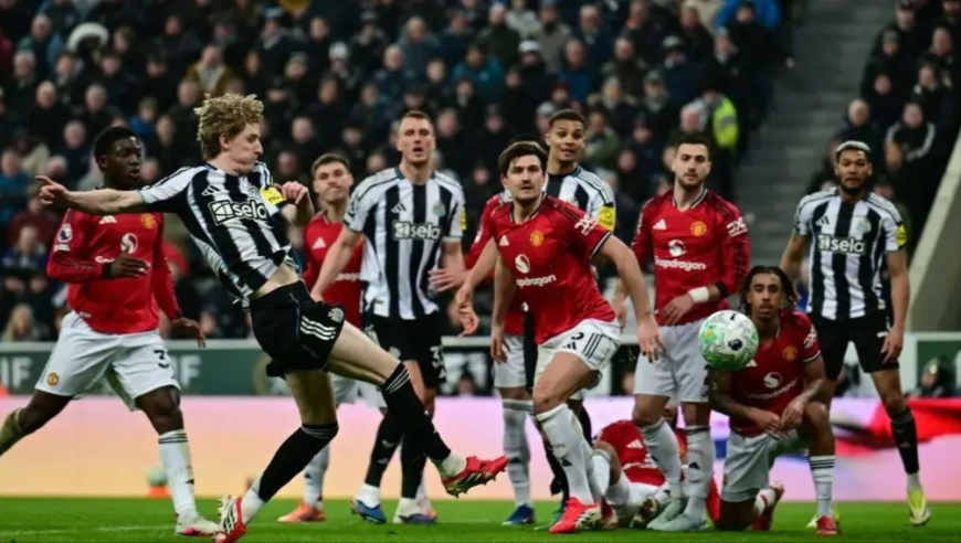 英超：曼联客场1-2十人纽卡 奥苏拉补时绝杀 卡塞米罗破门难救主