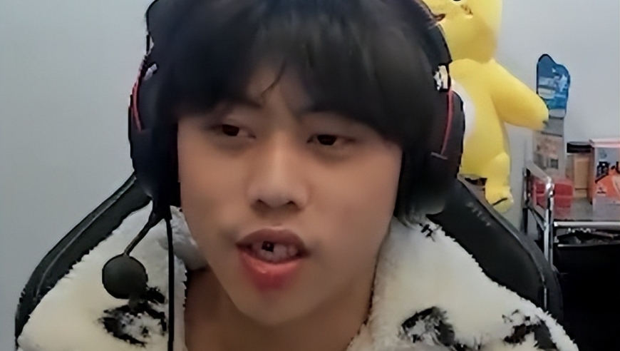 LPL两大上单热衷直播，效果拉满，网友直呼：天生直播圣体