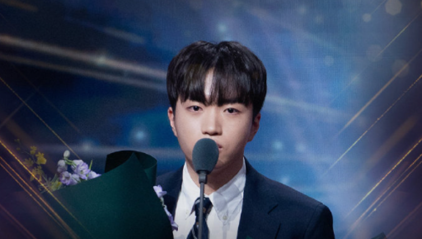 LCK年度颁奖引争议，Faker仅获得安慰奖！最佳选手给了一匹黑马！