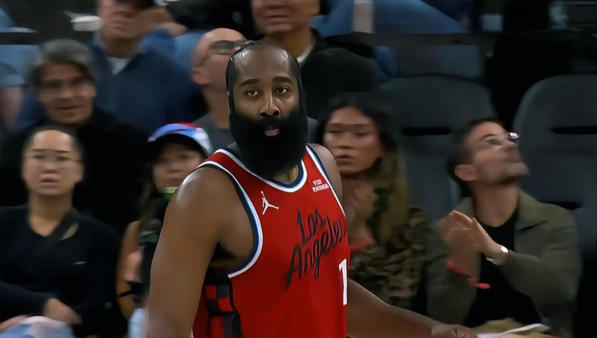 100秒对轰15分！哈登科南联手9分扛起快船对轰爵士李凯尔森萨博