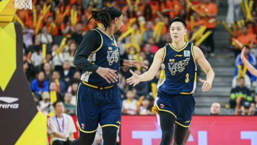 CBA排名大变！广东登顶，北京断崖下滑，广州杀进第10，辽宁季后赛位置