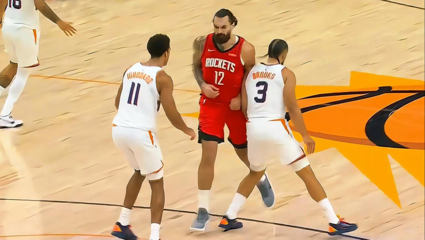 日常搞事！太阳狄龙退防故意撞翻亚当斯 随后与昔日恩师爆发争吵