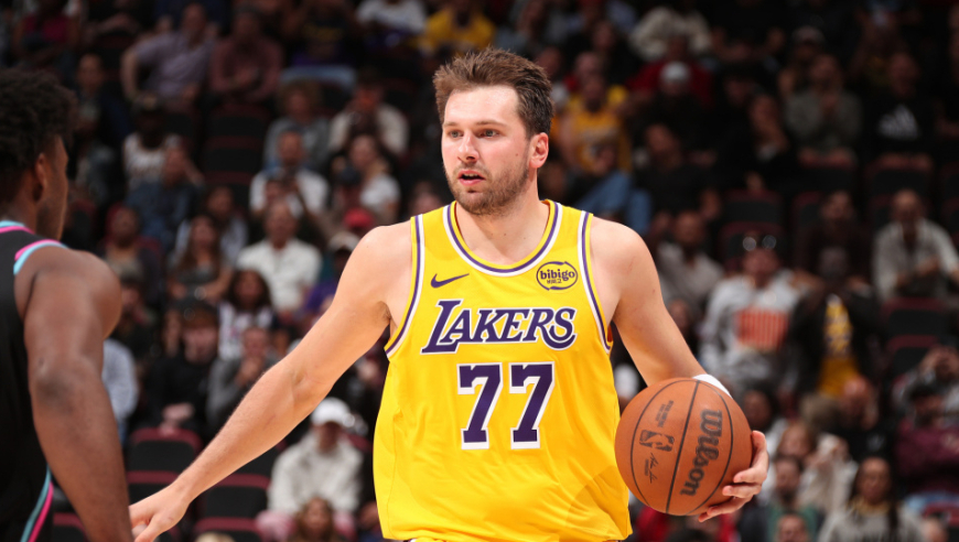 东契奇背靠背爆砍百分，冲刺MVP还要带湖人争冠？| 外网之声