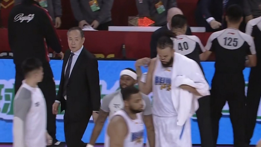 北京爆冷不敌吉林引热议！许利民混乱用人周琦8罚0中执行绝杀太魔幻