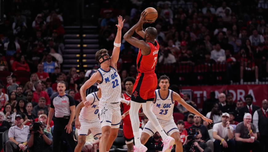 真神！杜兰特两记投篮拯救火箭 双变向三分+后撤步中距离太致命