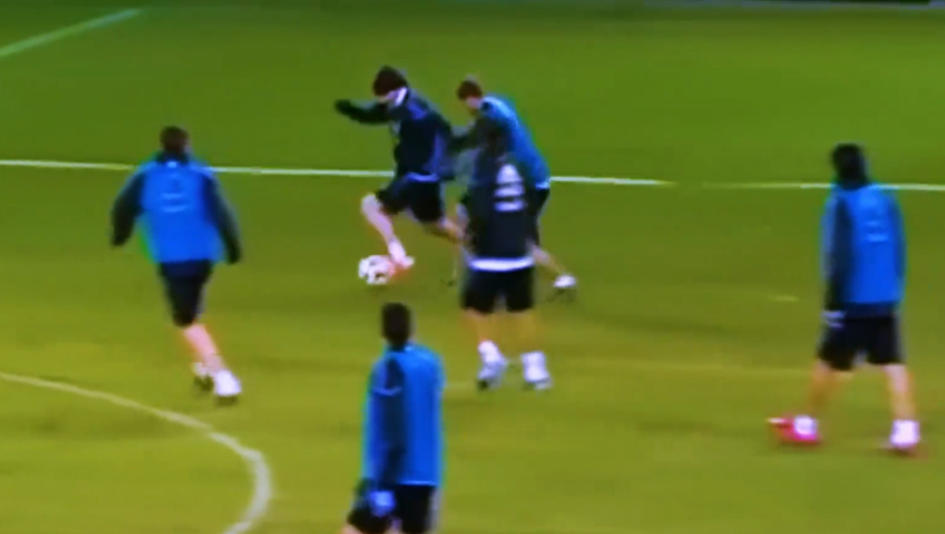 连过5人，震惊世界足坛，梅西就是马拉多纳！！ 