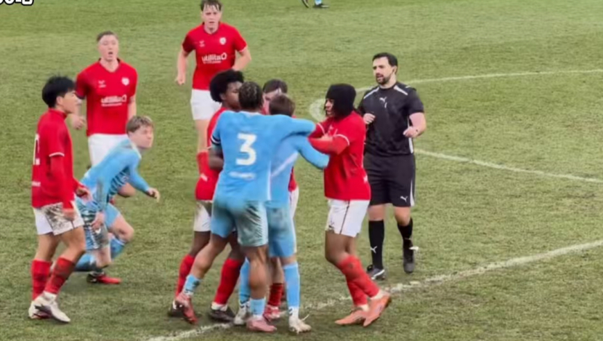 身披10号组织核心！实拍徐彬留洋首送助攻，发生冲突队友为其出头