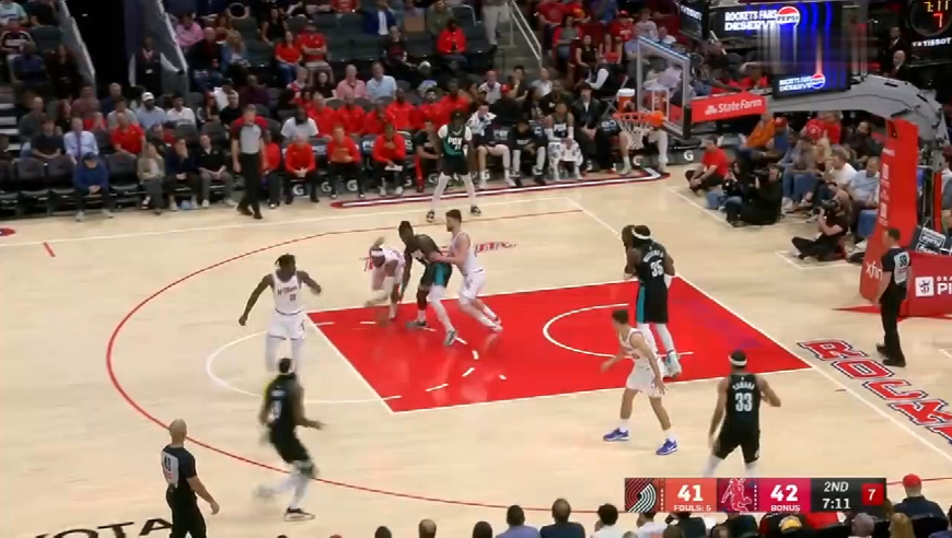 太刺激！慢镜还原杜兰特最后15秒逆天中投杀死开拓者，全场沸腾