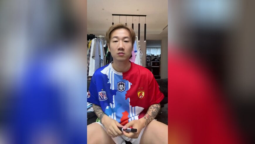 作秀还是声援韦世豪？天津旧将荣昊涂掉衣服上的泰达队徽