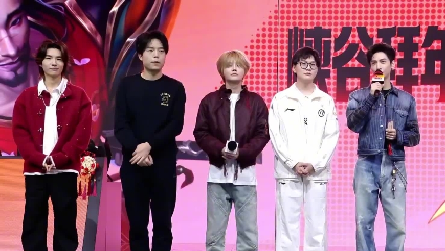 电竞春晚JackeyLove佛耶戈秀疯了！但没想到罗云熙竟斩获双五杀，真的精彩！