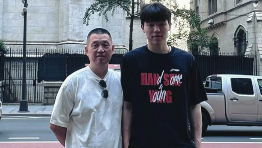 结束所有试训！媒体人分享杨瀚森和父亲合照：自5月3日以来终于团聚了