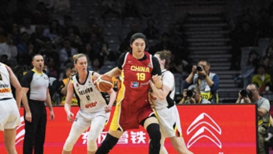 不是韩旭，不是李月汝！比利时主帅赞中国队一人：篮下功夫很出色