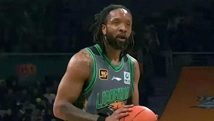 杨鸣再出手！考察NBA名将+锁定威尔斯，辽篮引援瞄准总冠军