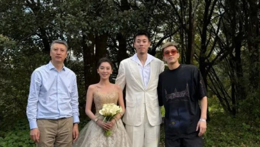 张镇麟回到沈阳，宴请辽宁队吃大餐！赵继伟解答没参加婚礼的原因