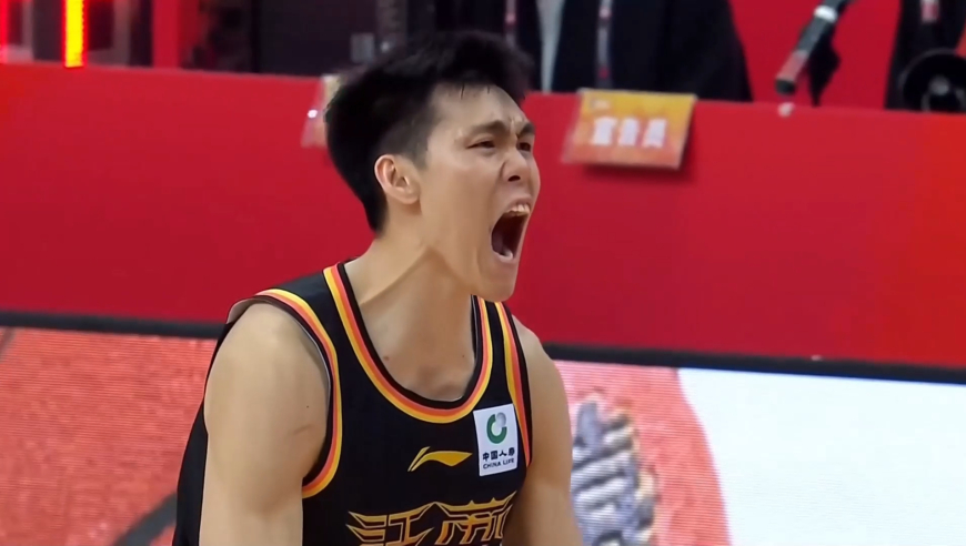 江苏广厦末节最后时刻：朱俊龙致命失误庞峥麟上篮绝平 塔克无缘绝杀