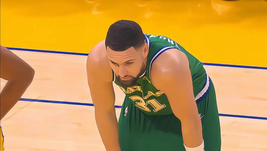 熟悉的场地！独行侠克莱汤普森替补出场 勇士主场观众掌声雷动