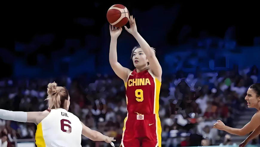 体坛记忆｜中国女篮最霸气一战！双方开局杀红眼，美国队输懵动手打人