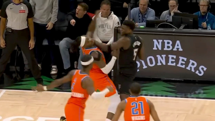 报仇！华子被包夹示意对手犯规 裁判不响哨华子一巴掌打多尔特脸吃T