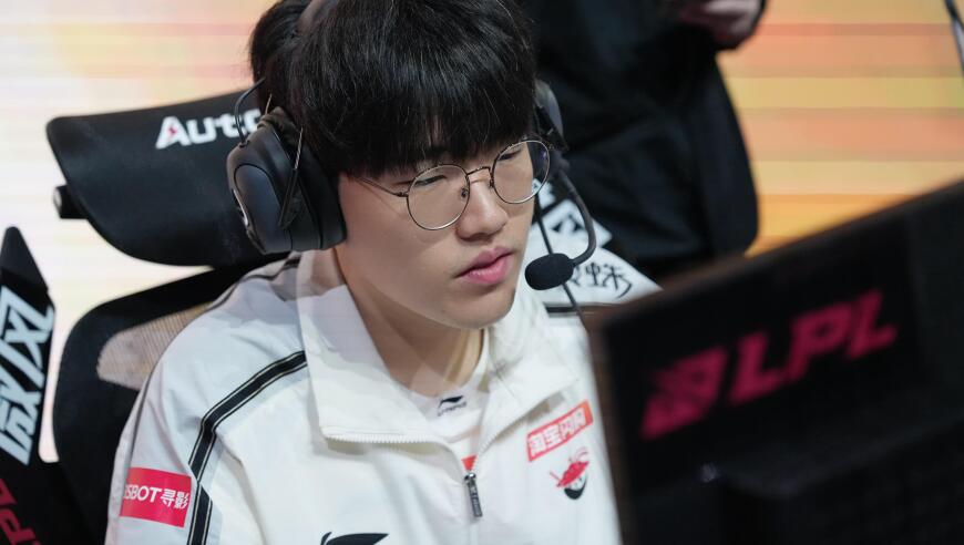 AL官方发布对阵JDG赛前返图：开拓奋进