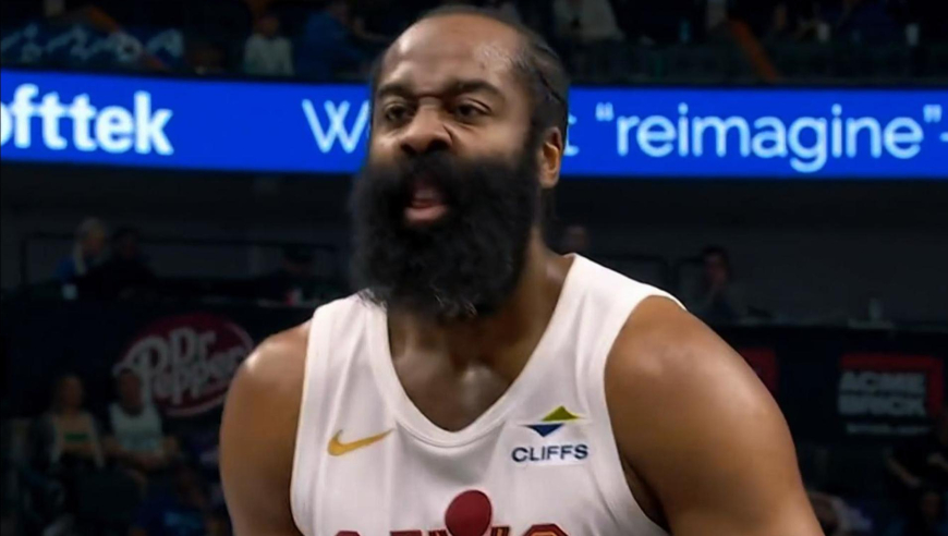 夸张到离谱！完全体骑士首节狂轰25-4极限攻击波完爆独行侠全过程