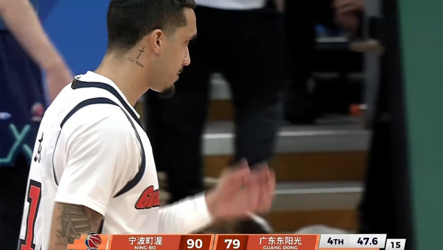 广东宁波生死时刻：广东队突然进攻断电 被打一波流直接输球